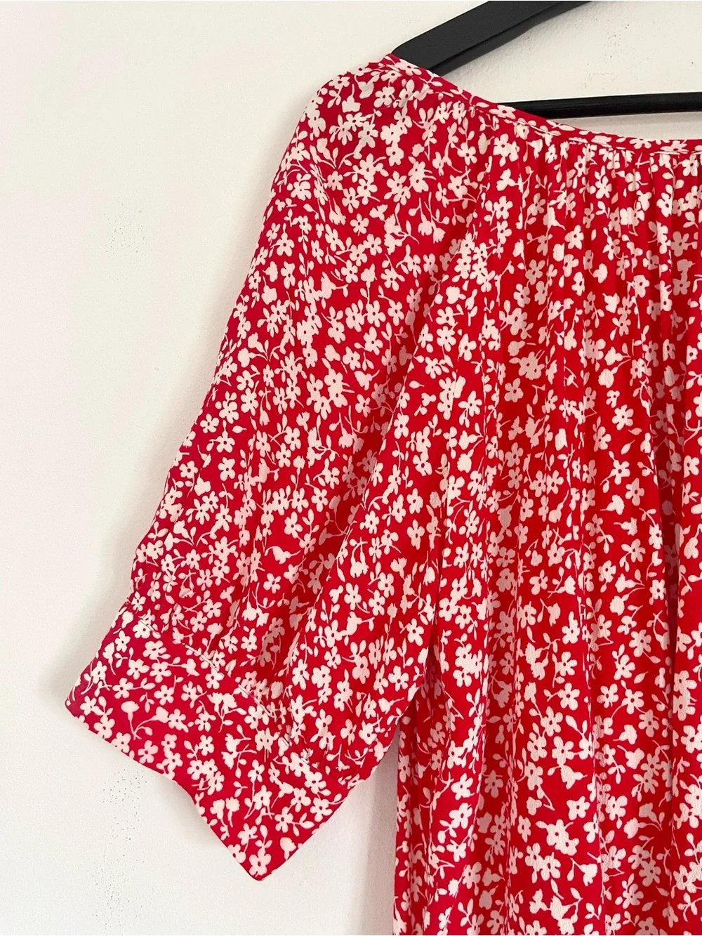 J. Crew Scoopneck Blouse In Tossed Bouquet Print Red Floral M EUC